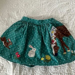 Adorable Mini Boden corduroy skirt, perfect for spring size 6-7